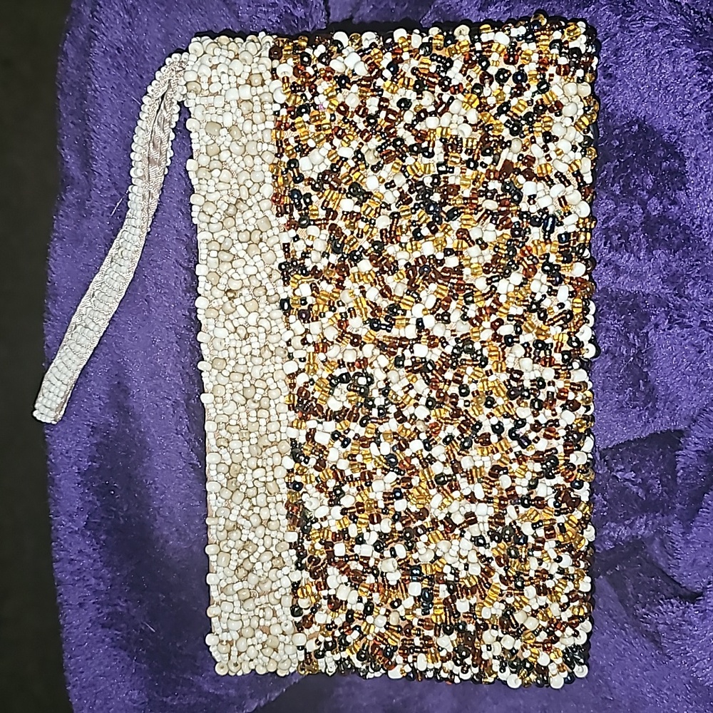 EUC beaded clutch/wristlet